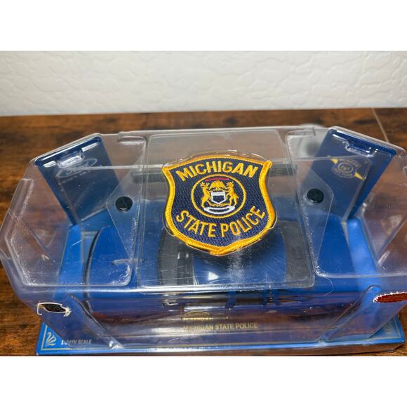 Code 3 Michigan State Model Police Car Die Cast Model 1:24- Patch- New in Box - Picture 6 of 6